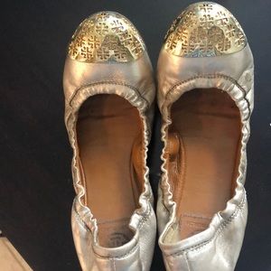 Size 6 gold Tory Burch flats